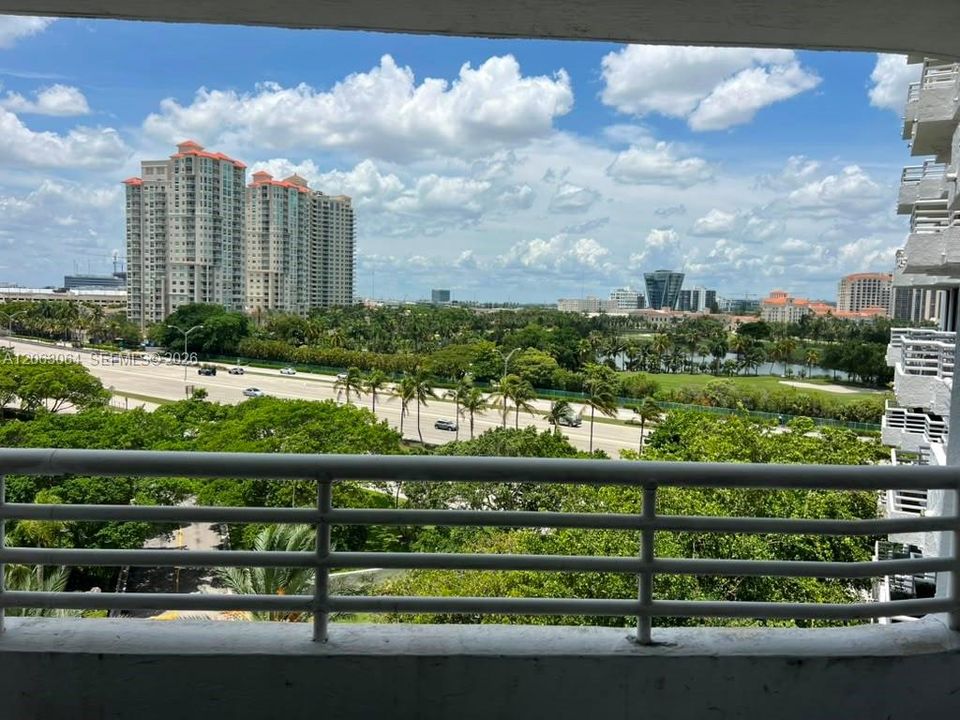 En Venta: $317,000 (1 camas, 2 baños, 990 Pies cuadrados)