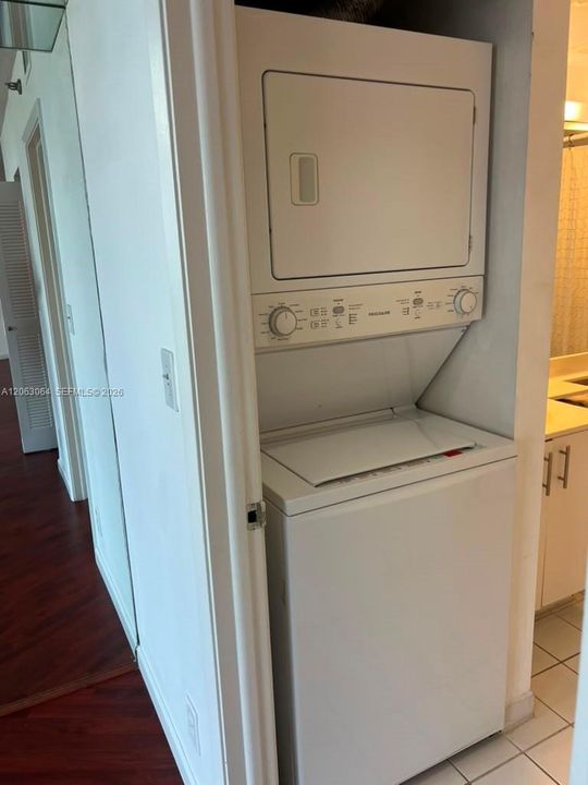 En Venta: $317,000 (1 camas, 2 baños, 990 Pies cuadrados)