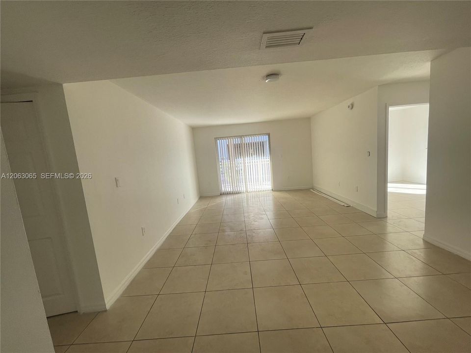 В аренду: $2,400 (2 спален, 2 ванн, 43895 Квадратных фут)