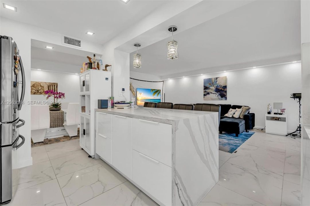 En Renta: $3,350 (2 camas, 2 baños, 1565 Pies cuadrados)