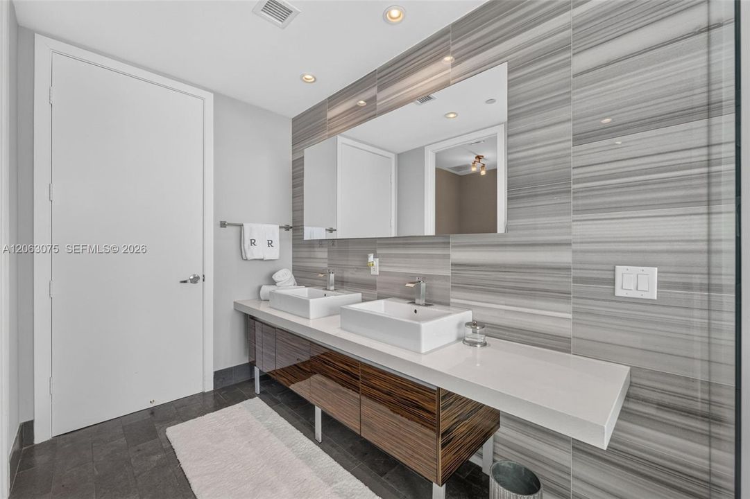 For Rent: $6,600 (2 beds, 2 baths, 0 Square Feet)