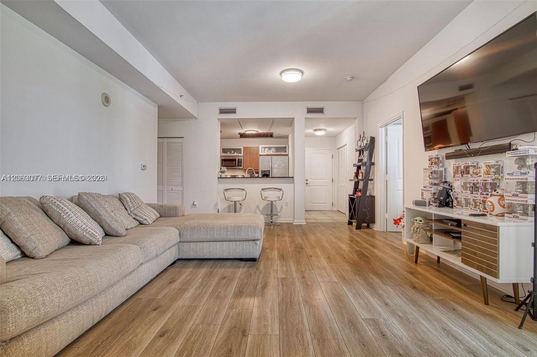 В аренду: $3,200 (2 спален, 2 ванн, 1183 Квадратных фут)