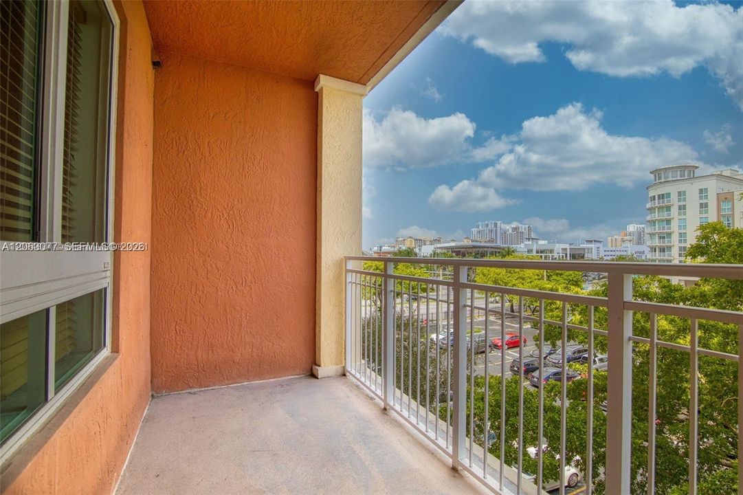 В аренду: $3,200 (2 спален, 2 ванн, 1183 Квадратных фут)