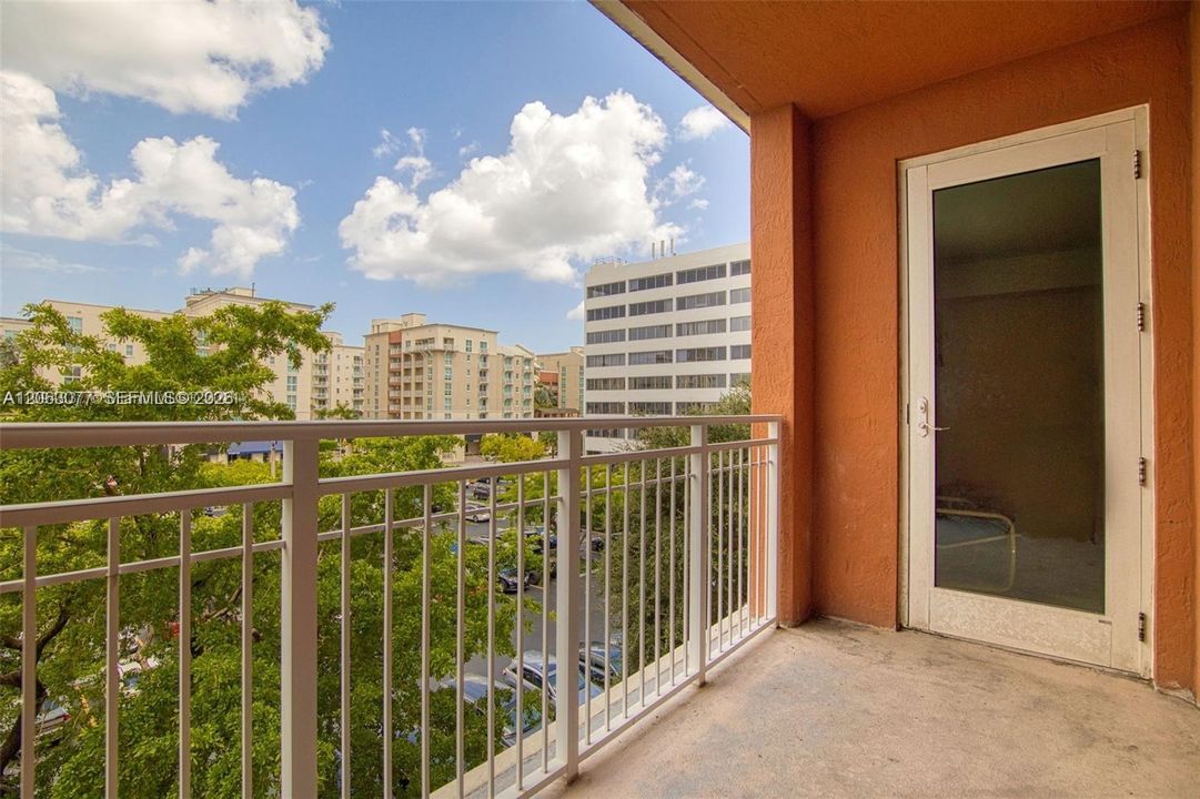В аренду: $3,200 (2 спален, 2 ванн, 1183 Квадратных фут)