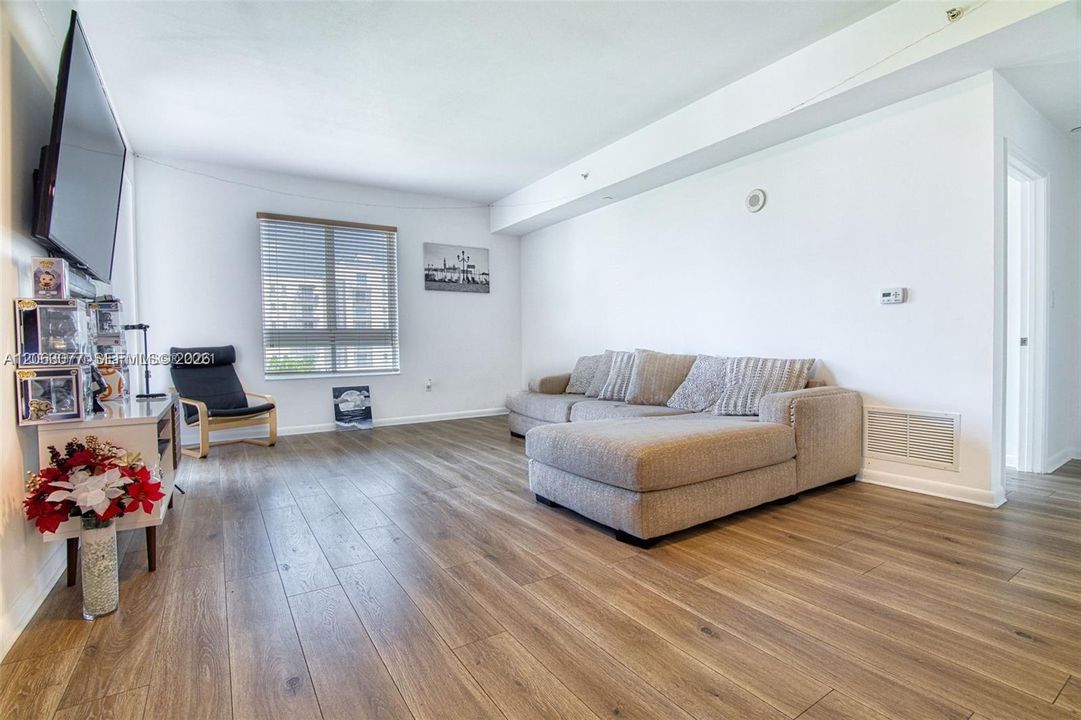 В аренду: $3,200 (2 спален, 2 ванн, 1183 Квадратных фут)