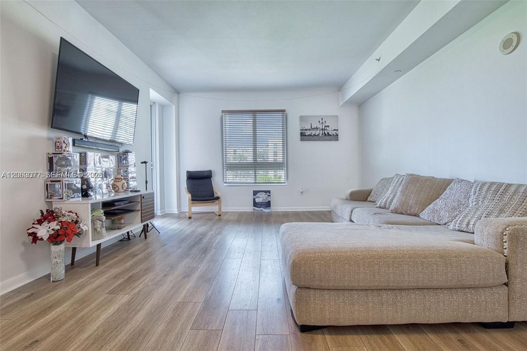 В аренду: $3,200 (2 спален, 2 ванн, 1183 Квадратных фут)