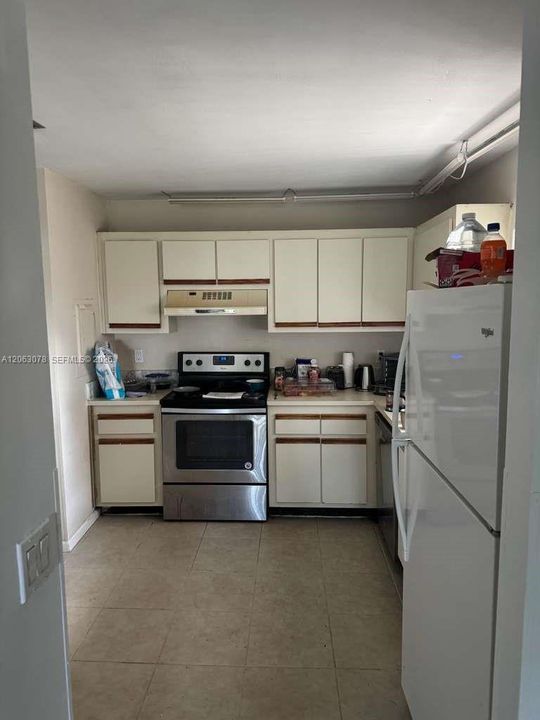 En Renta: $2,425 (3 camas, 2 baños, 1195 Pies cuadrados)
