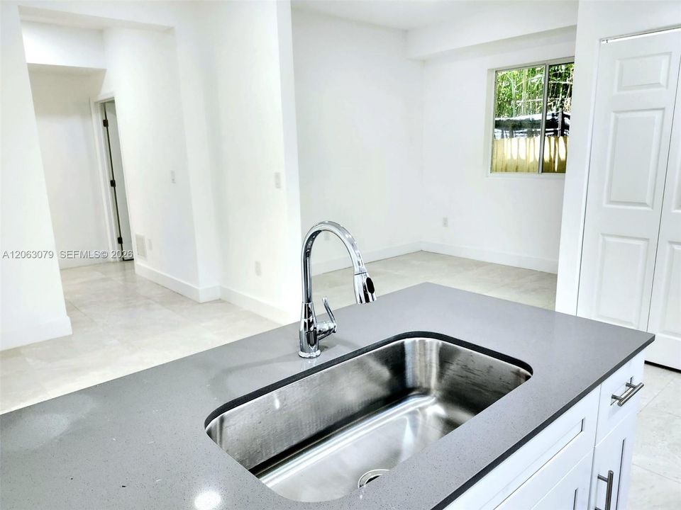 В аренду: $2,595 (2 спален, 3 ванн, 0 Квадратных фут)