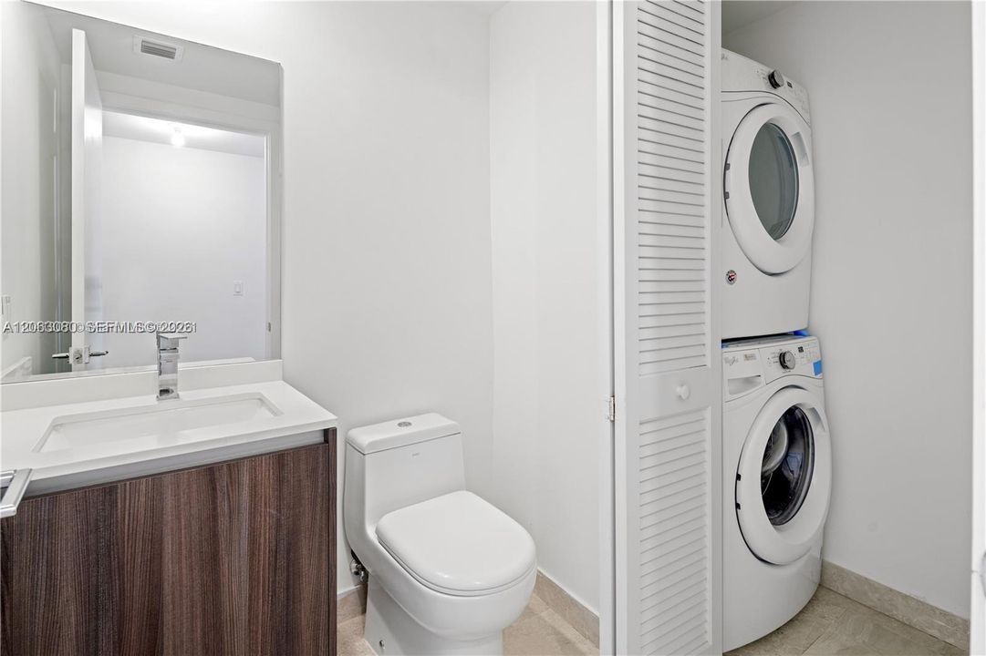 В аренду: $5,300 (2 спален, 2 ванн, 1171 Квадратных фут)