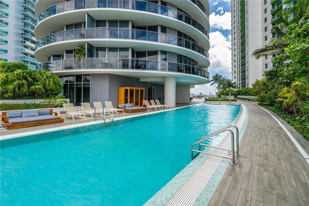 В аренду: $5,300 (2 спален, 2 ванн, 1171 Квадратных фут)