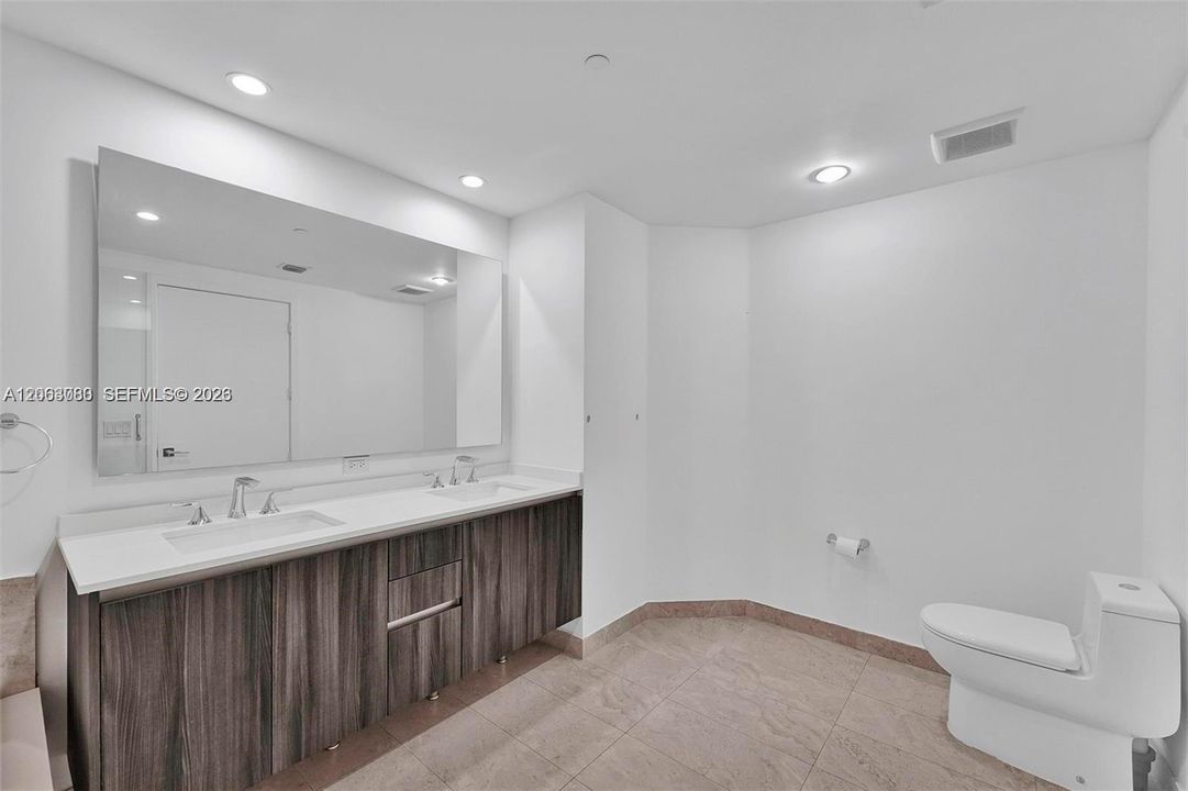 В аренду: $5,300 (2 спален, 2 ванн, 1171 Квадратных фут)