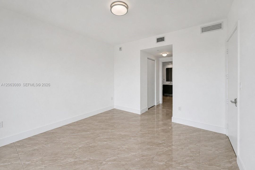 В аренду: $5,300 (2 спален, 2 ванн, 1171 Квадратных фут)