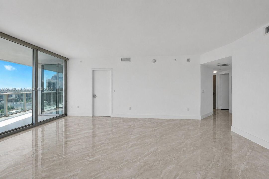 В аренду: $5,300 (2 спален, 2 ванн, 1171 Квадратных фут)