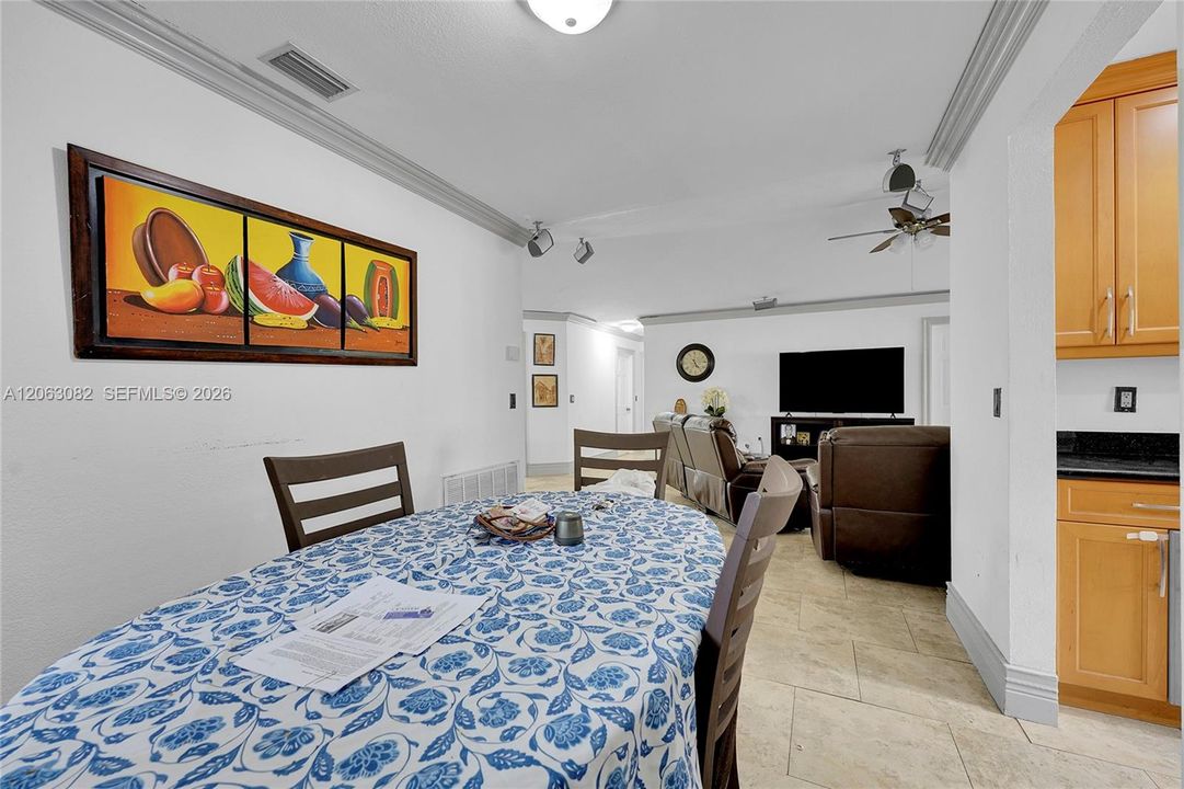В аренду: $3,700 (3 спален, 2 ванн, 1442 Квадратных фут)