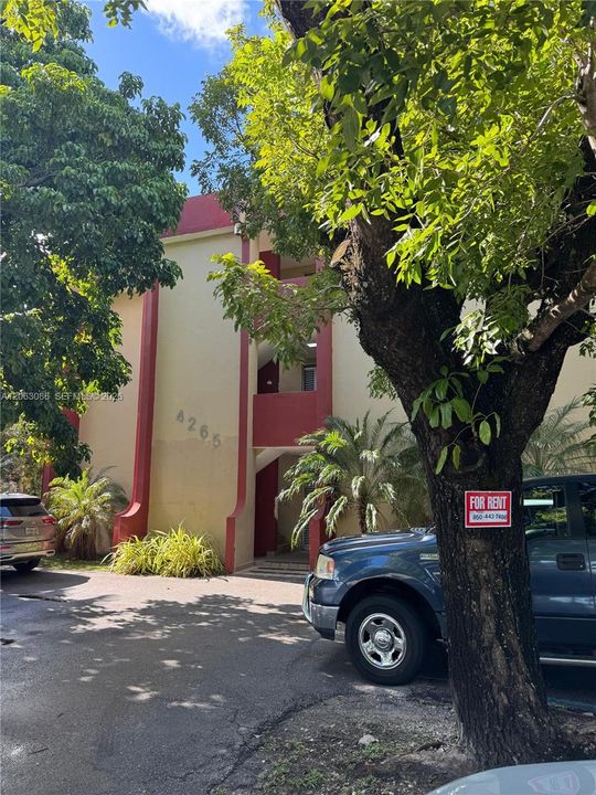 En Venta: $250,000 (2 camas, 1 baños, 750 Pies cuadrados)