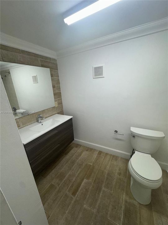 En Venta: $250,000 (2 camas, 1 baños, 750 Pies cuadrados)