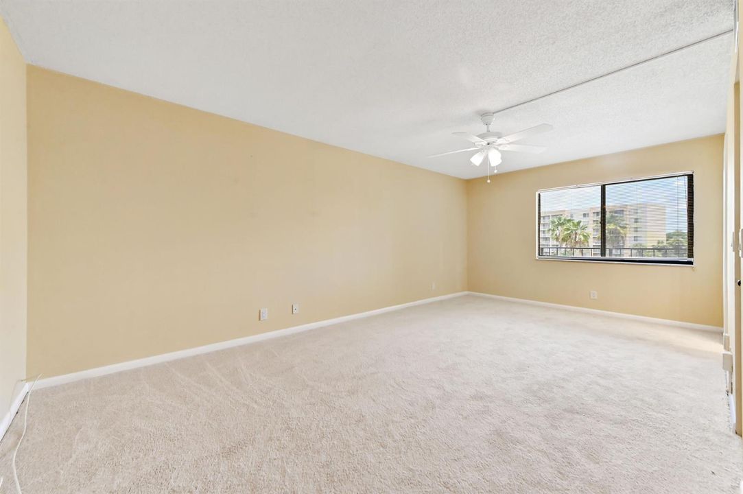 22 bedroom 01