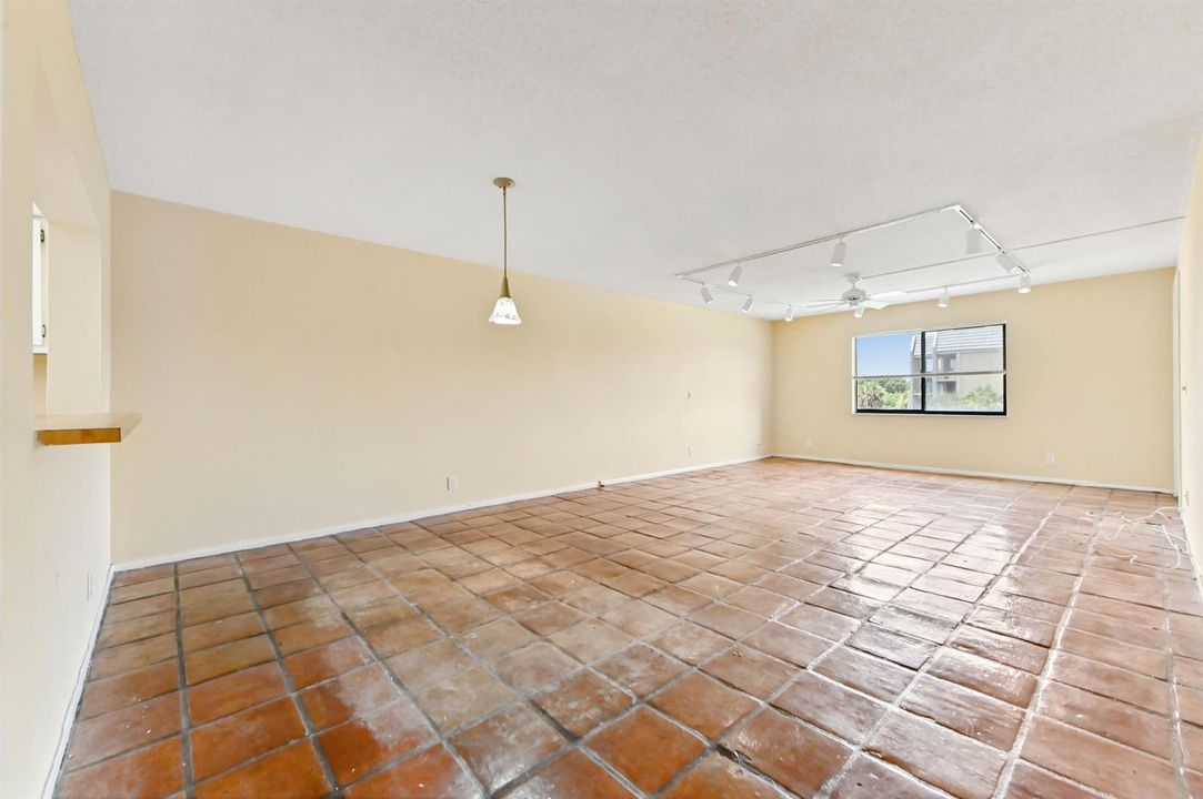 06 dining area 01