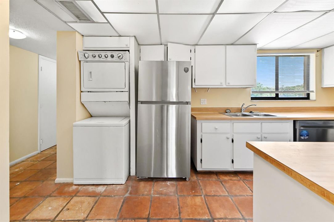 12 kitchen 01