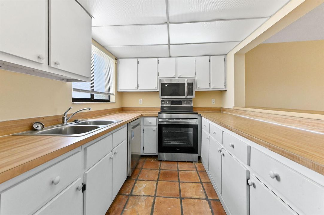 13 kitchen 02