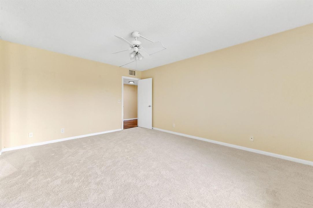 21 bedroom 02