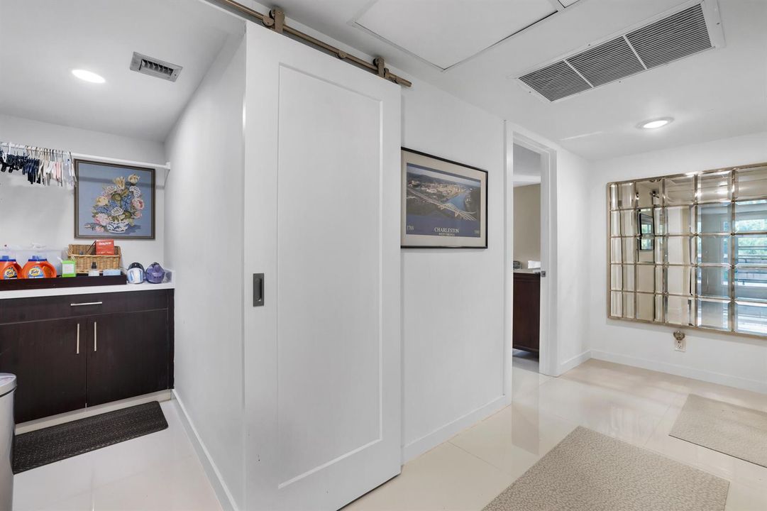 3930 Oaks Clubhouse Dr-Pompano Beach, Na