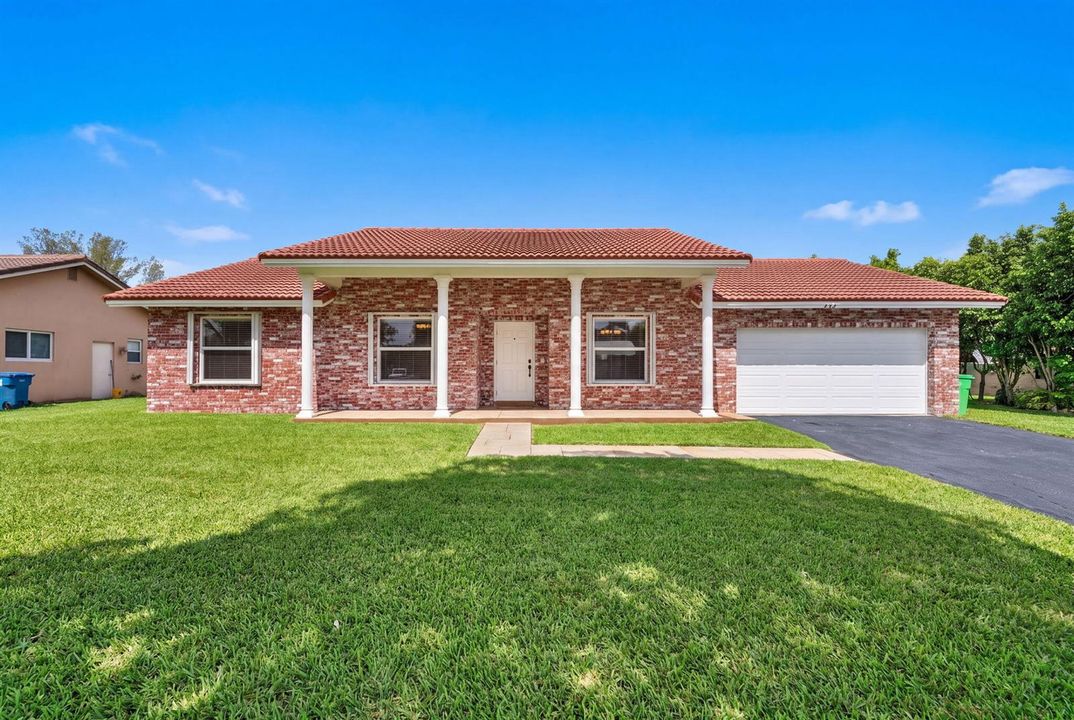 2-web-or-mls-Exterior_DSC01786_hf4k