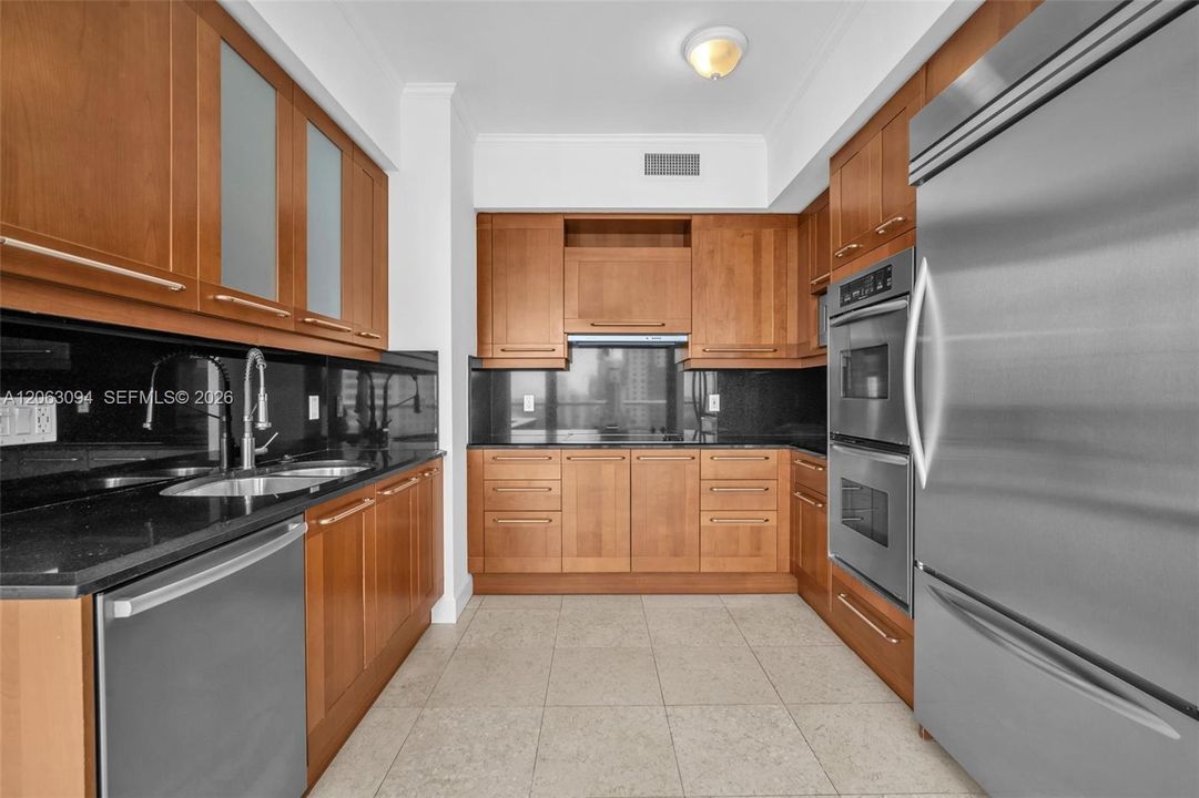 На продажу: $1,200,000 (2 спален, 2 ванн, 1522 Квадратных фут)