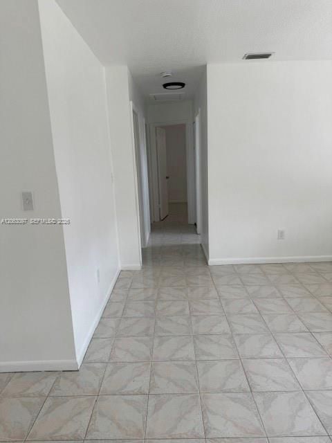 В аренду: $2,300 (3 спален, 1 ванн, 1012 Квадратных фут)
