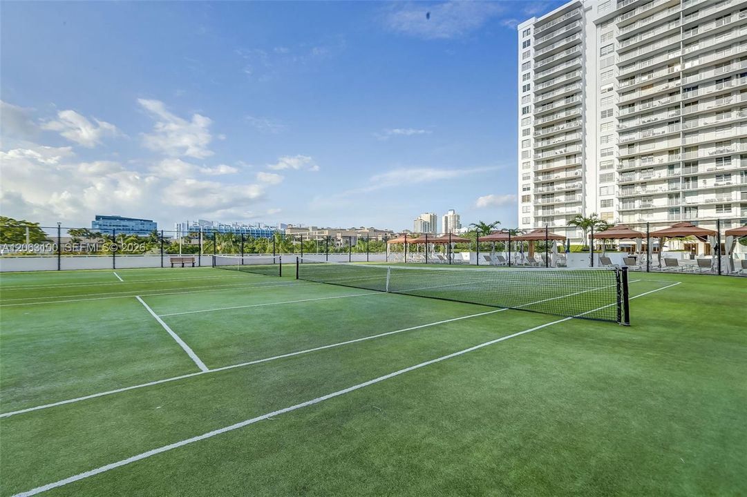 На продажу: $230,000 (1 спален, 1 ванн, 1066 Квадратных фут)