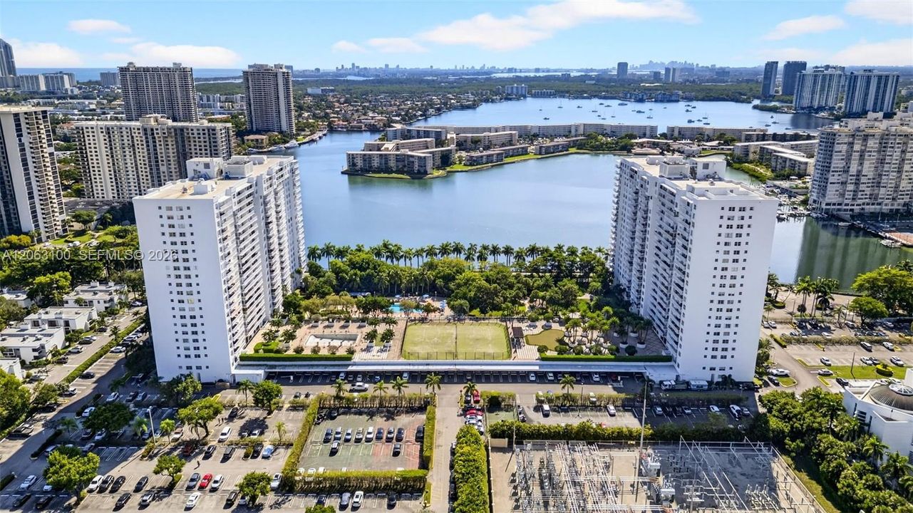 На продажу: $230,000 (1 спален, 1 ванн, 1066 Квадратных фут)