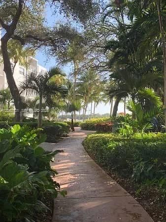 For Rent: $2,500 (1 beds, 1 baths, 723 Square Feet)
