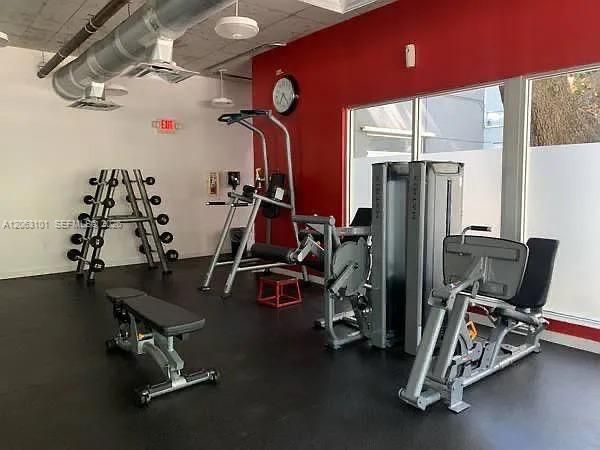 For Rent: $2,500 (1 beds, 1 baths, 723 Square Feet)