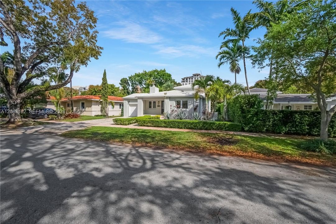 For Sale: $2,250,000 (4 beds, 3 baths, 2357 Square Feet)