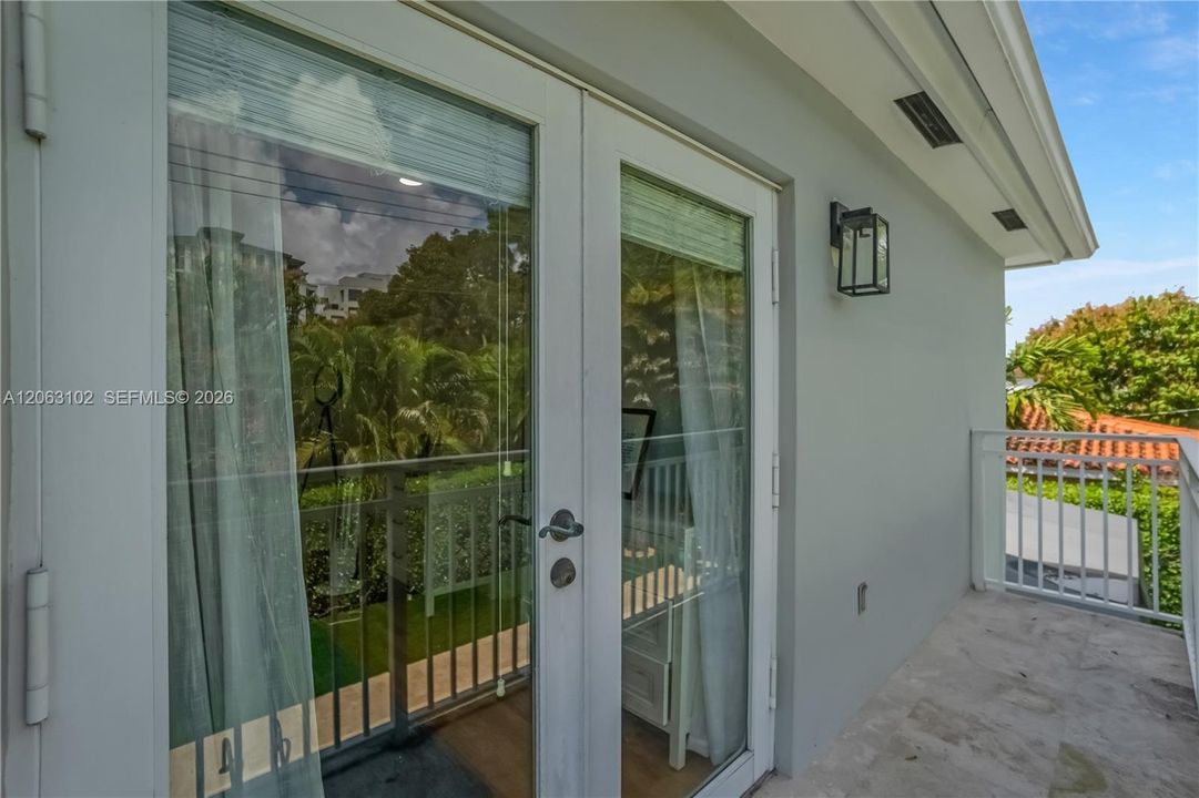For Sale: $2,250,000 (4 beds, 3 baths, 2357 Square Feet)
