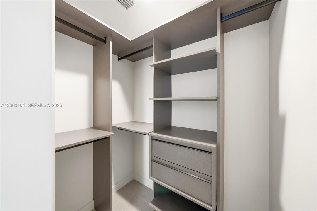 На продажу: $629,000 (2 спален, 2 ванн, 825 Квадратных фут)