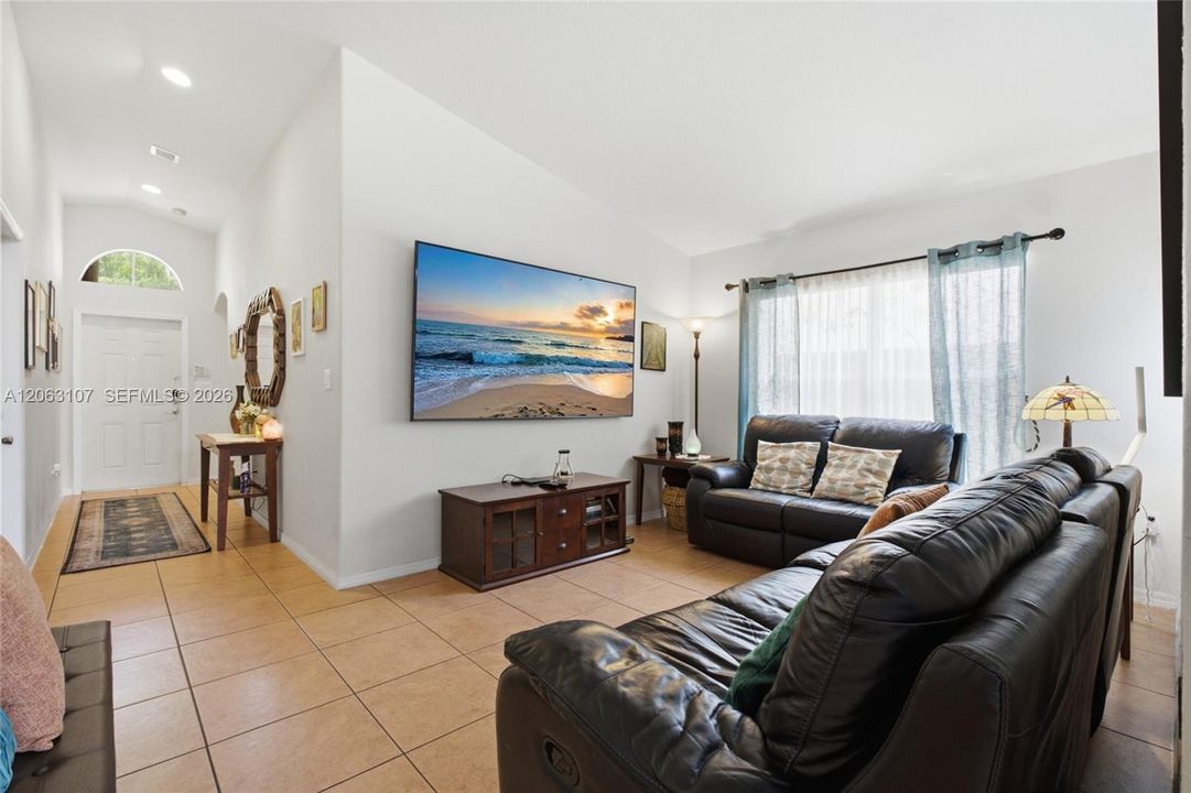 En Venta: $432,000 (3 camas, 2 baños, 1336 Pies cuadrados)