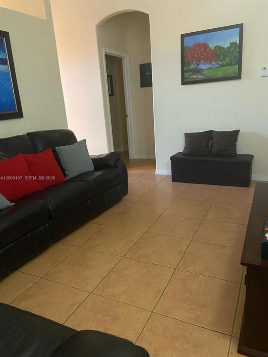En Venta: $432,000 (3 camas, 2 baños, 1336 Pies cuadrados)