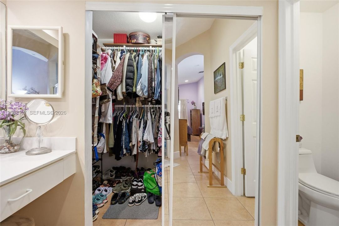 En Venta: $432,000 (3 camas, 2 baños, 1336 Pies cuadrados)