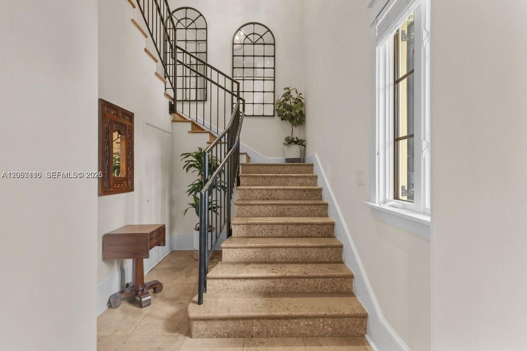 В аренду: $27,000 (5 спален, 5 ванн, 5421 Квадратных фут)