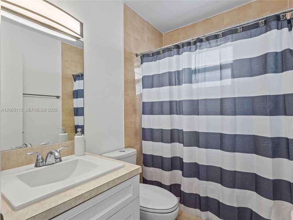 Active With Contract: $519,900 (2 beds, 2 baths, 1062 Square Feet)