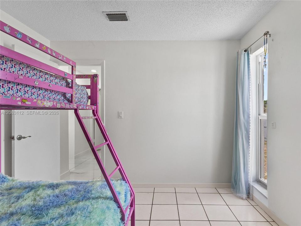 Active With Contract: $519,900 (2 beds, 2 baths, 1062 Square Feet)