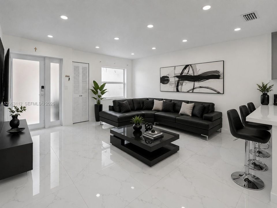 Active With Contract: $519,900 (2 beds, 2 baths, 1062 Square Feet)