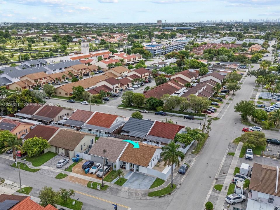 Active With Contract: $519,900 (2 beds, 2 baths, 1062 Square Feet)