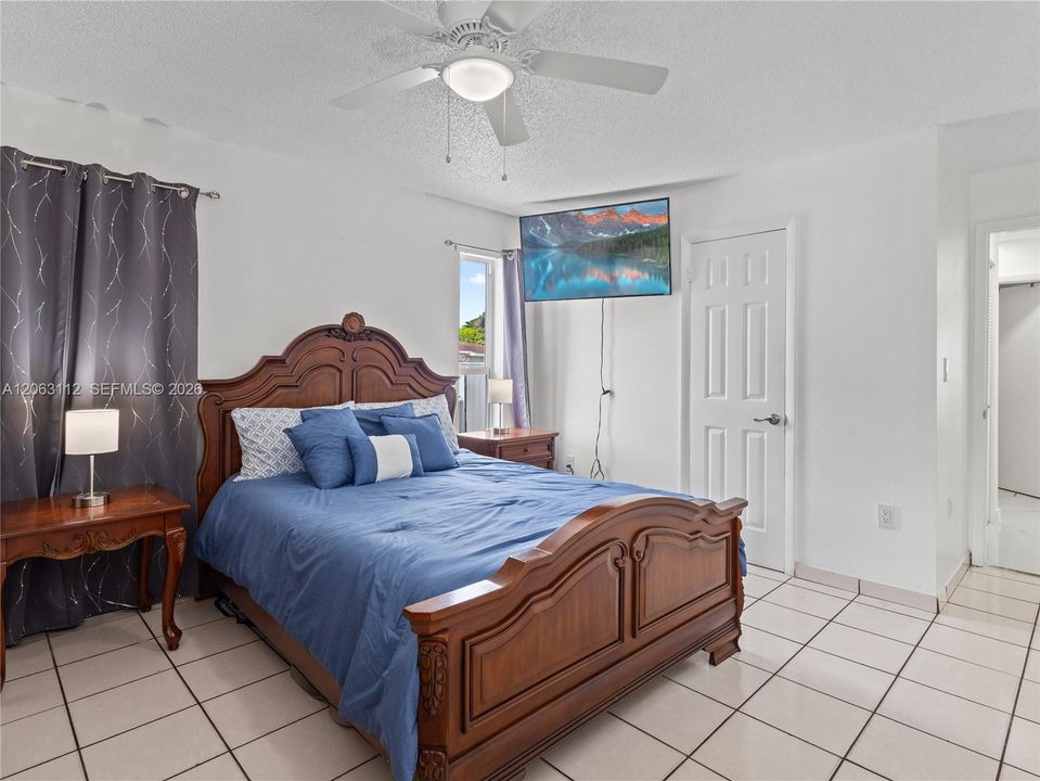 Active With Contract: $519,900 (2 beds, 2 baths, 1062 Square Feet)