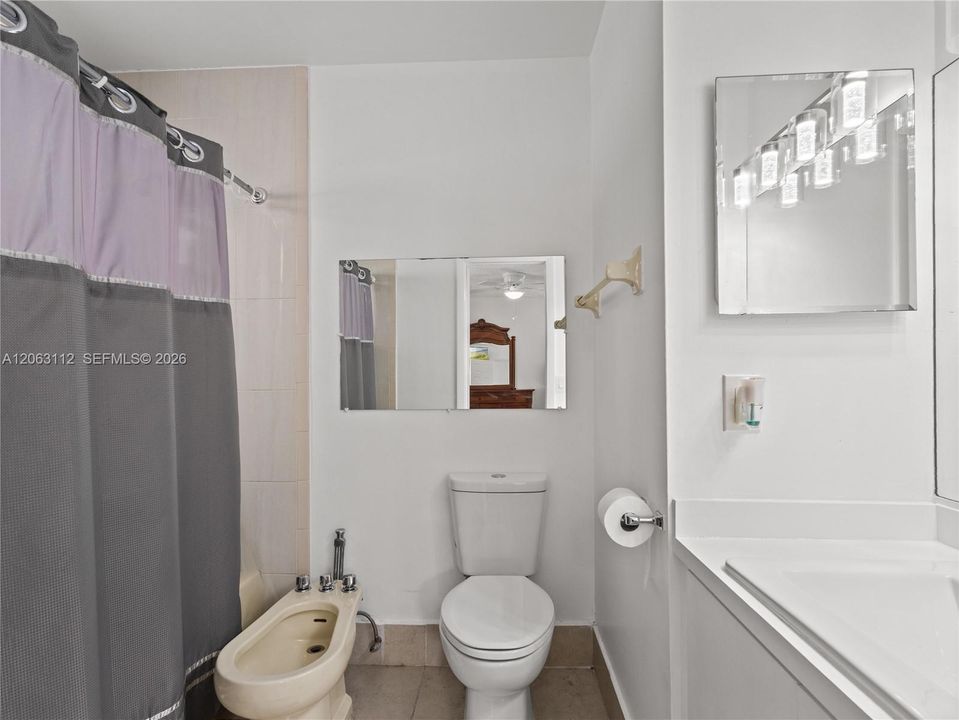 Active With Contract: $519,900 (2 beds, 2 baths, 1062 Square Feet)