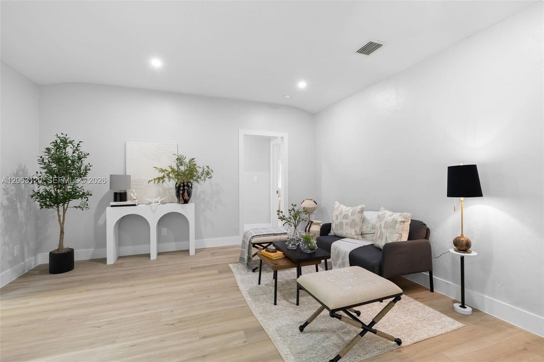For Sale: $1,395,000 (3 beds, 2 baths, 1437 Square Feet)