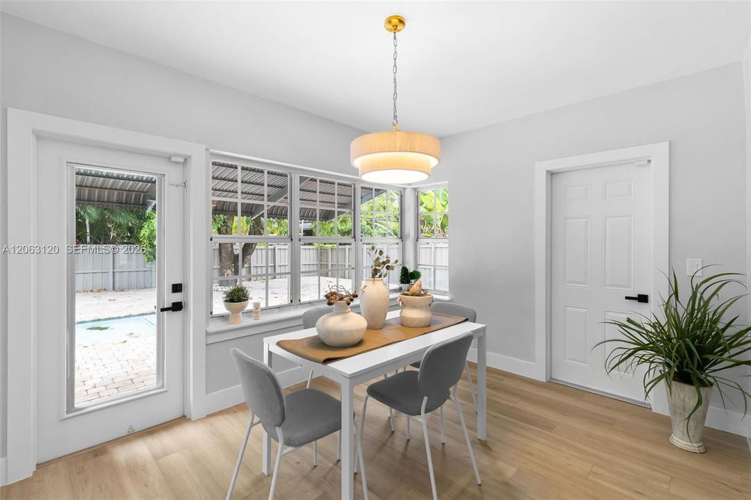For Sale: $1,395,000 (3 beds, 2 baths, 1437 Square Feet)
