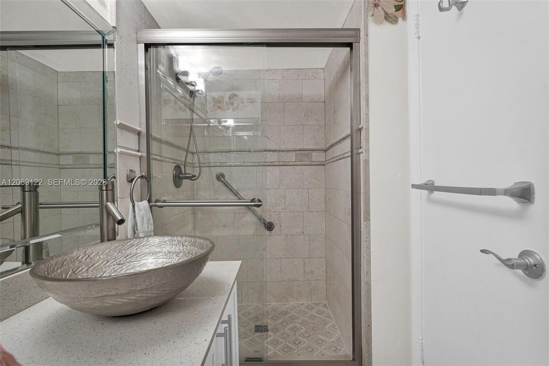 В аренду: $2,000 (2 спален, 2 ванн, 790 Квадратных фут)