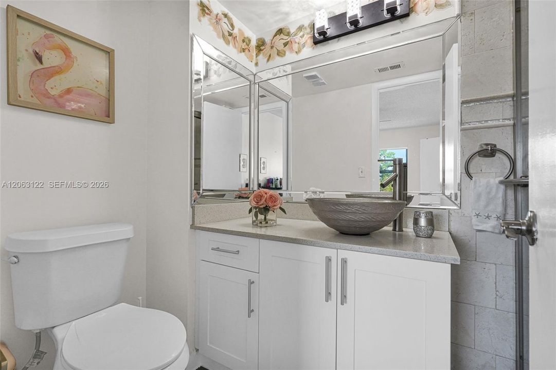 В аренду: $2,000 (2 спален, 2 ванн, 790 Квадратных фут)